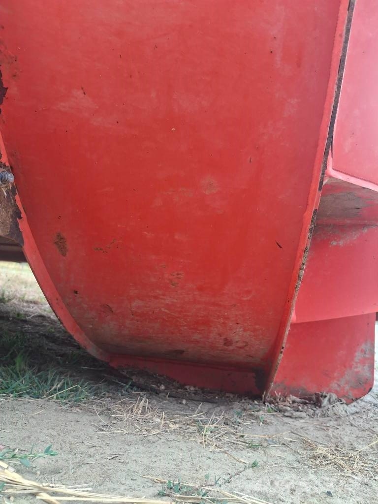 Kuhn 2060 S آلات تمزيق الحزم وتقطيعها ونشرها