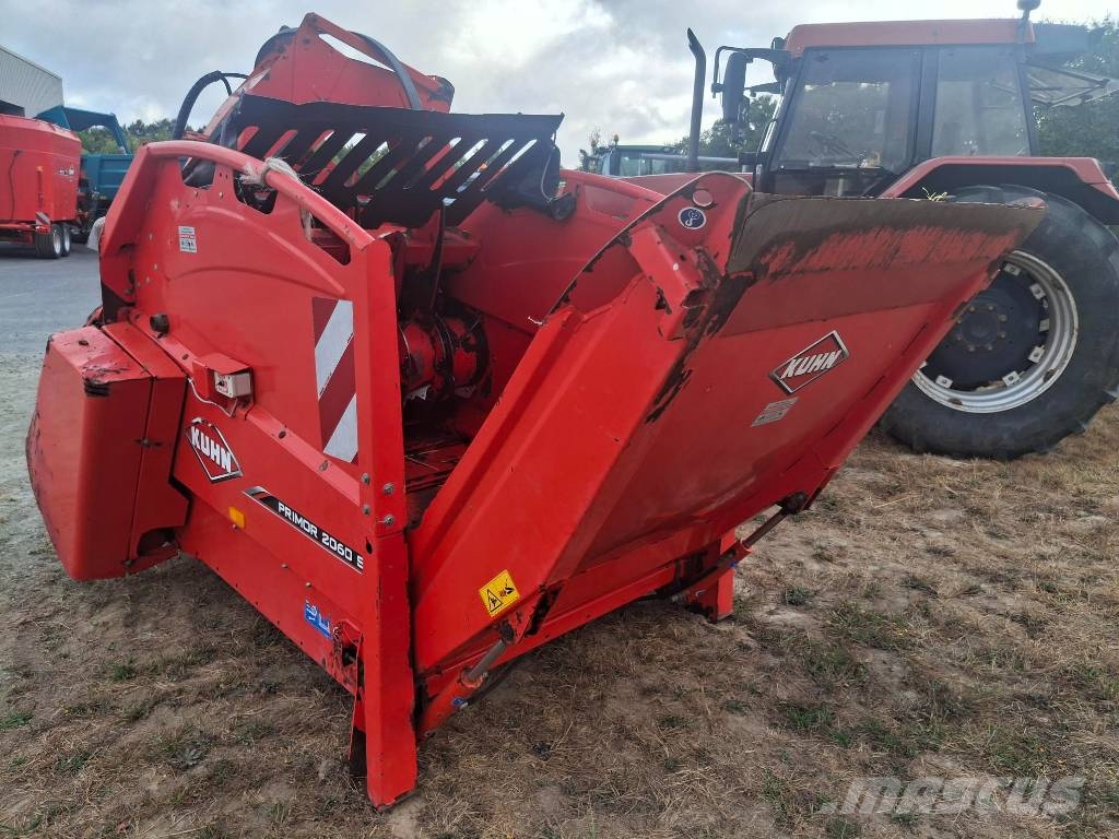 Kuhn 2060 S آلات تمزيق الحزم وتقطيعها ونشرها