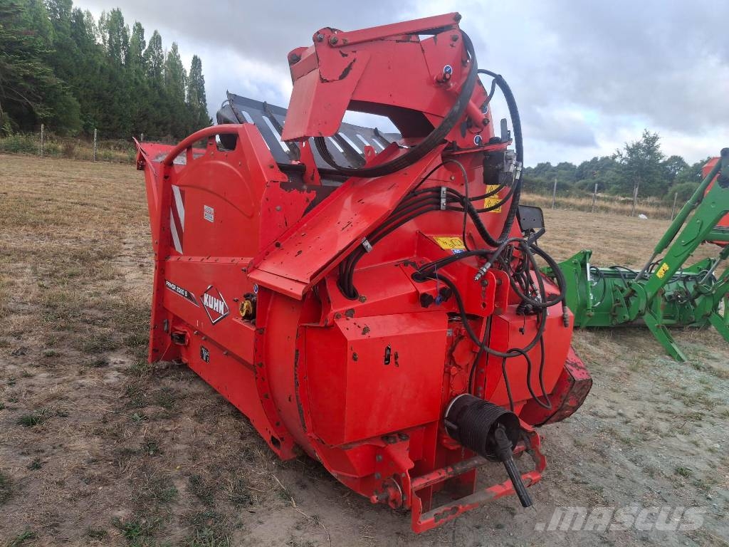 Kuhn 2060 S آلات تمزيق الحزم وتقطيعها ونشرها