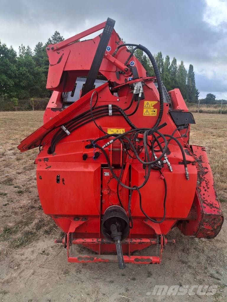Kuhn 2060 S آلات تمزيق الحزم وتقطيعها ونشرها