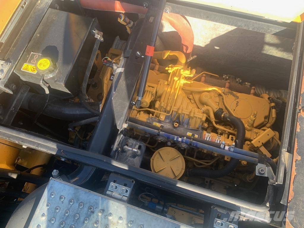 CAT M320F Wielgraafmachines