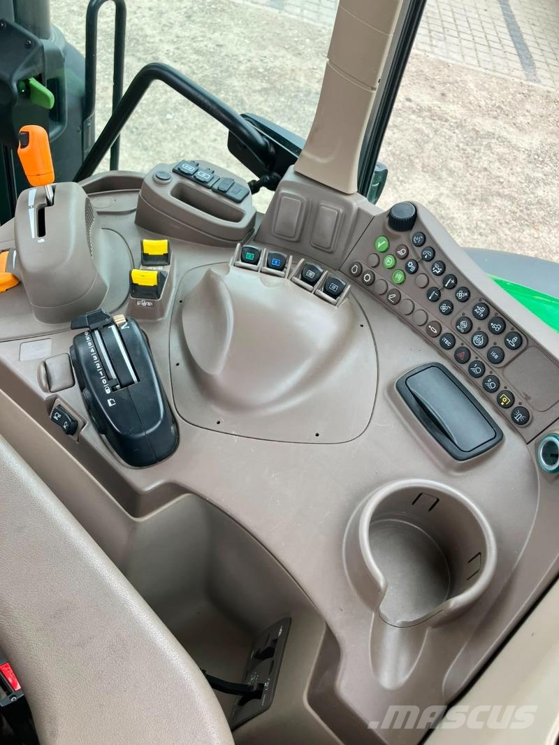 John Deere 6M 165 Tractoren