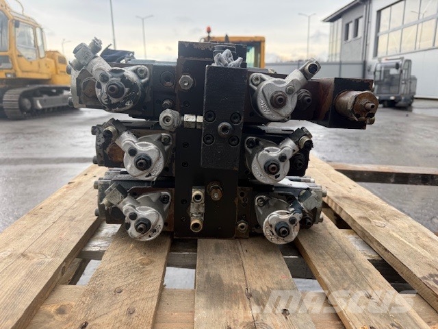 Fuchs 330/331/343 ROZDZIELACZ HYDRAULICZNY Υδραυλικά
