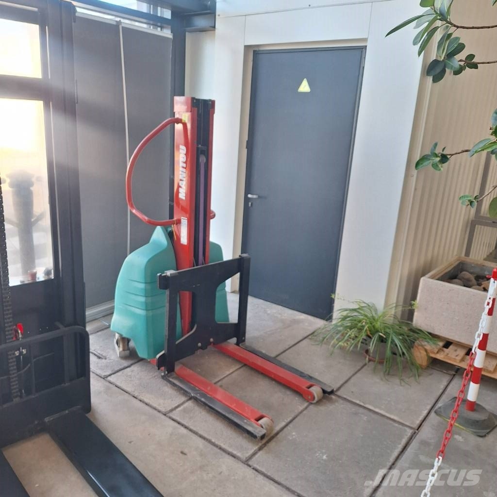 Manitou EB 500 Deichselstapler
