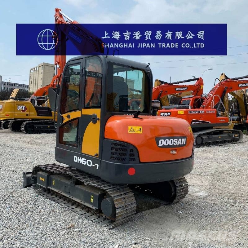 Doosan DH 60 Gravemaskiner på larvebånd