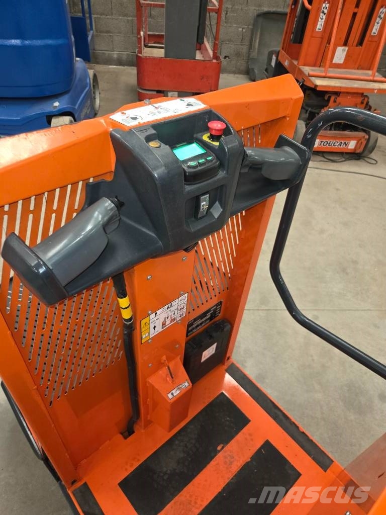 JLG DSP-M Välitasokeräilytrukit