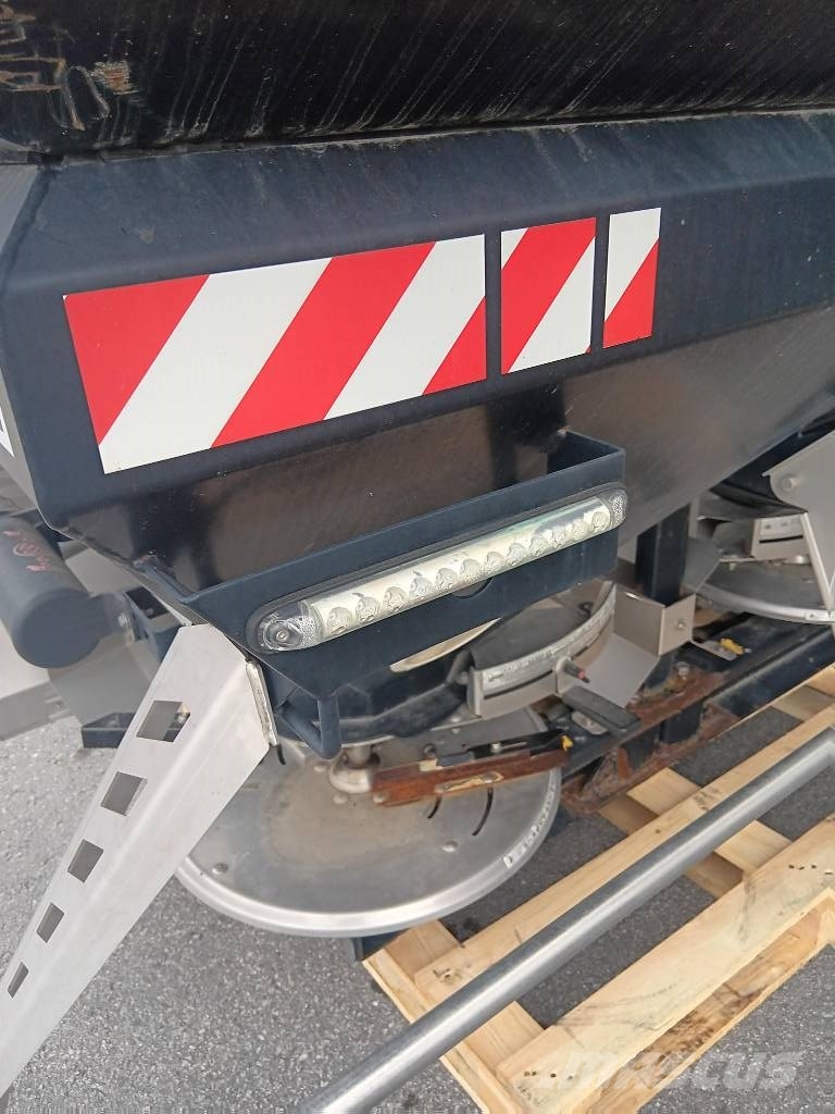DCM M36M Esparcidoras de minerales