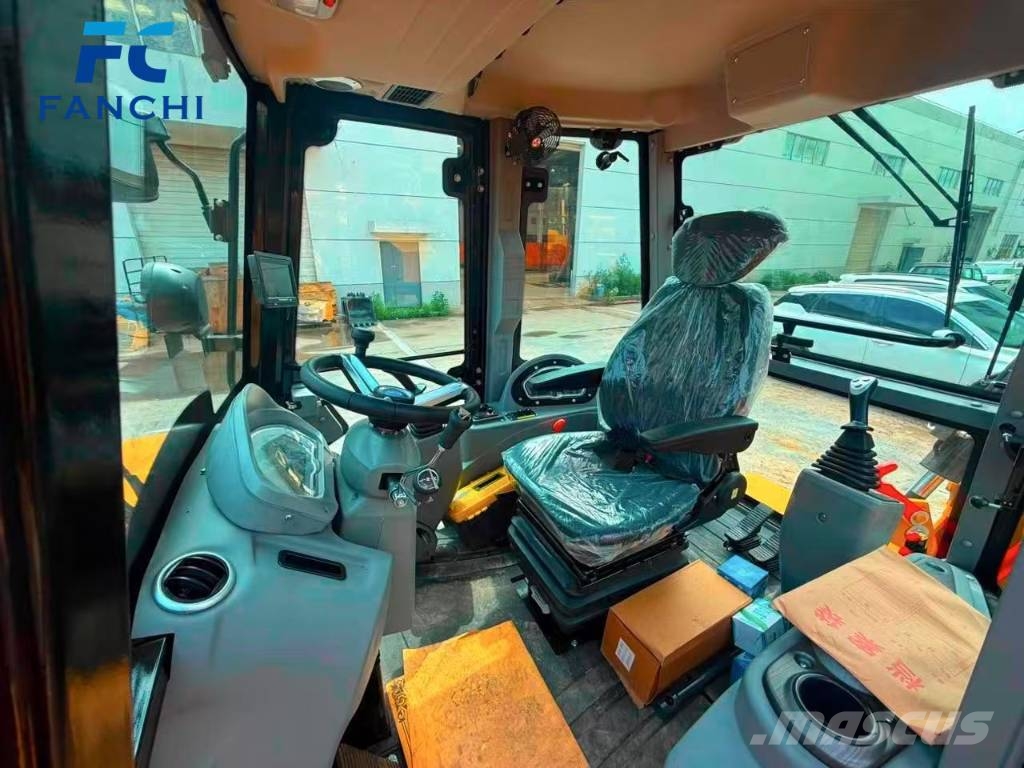 CAT 420 F لوادر ذات جرافات عكسية