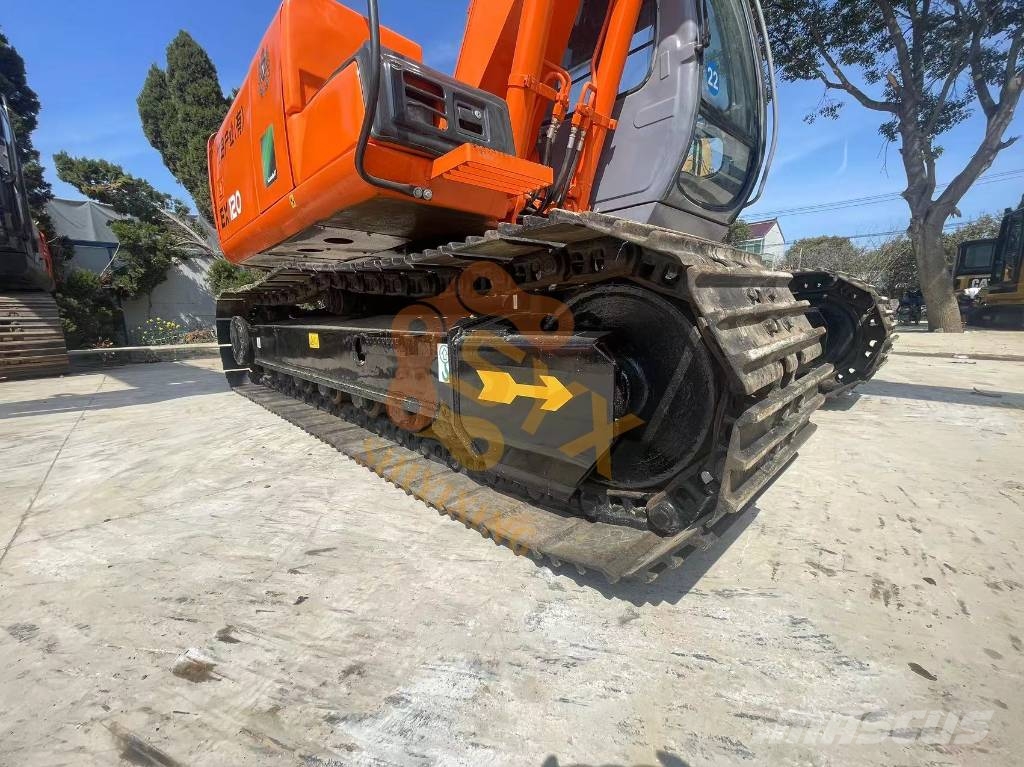 Hitachi EX 120 Kāpurķēžu ekskavatori