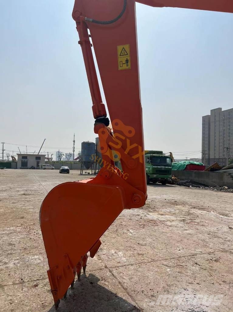 Hitachi ZX 200-3 G حفارات زحافة