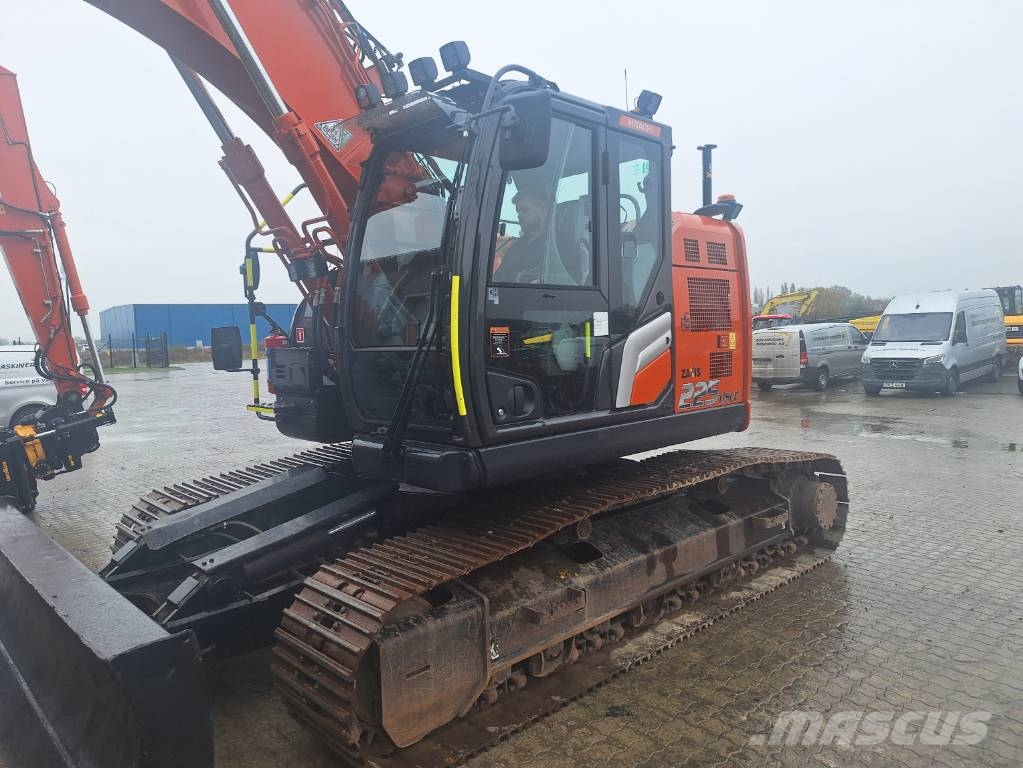 Hitachi ZX 225 US LC-7 MED BLAD , SÄLJES Raupenbagger