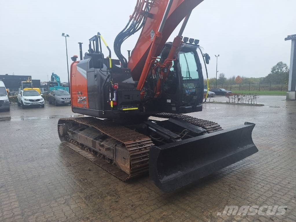 Hitachi ZX 225 US LC-7 MED BLAD , SÄLJES Raupenbagger