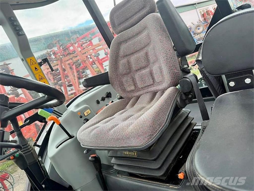 Massey Ferguson 3640 Xtra + FL Traktoren