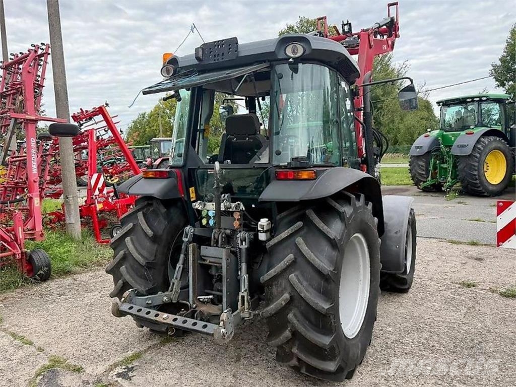 Massey Ferguson 3640 Xtra + FL Traktoren