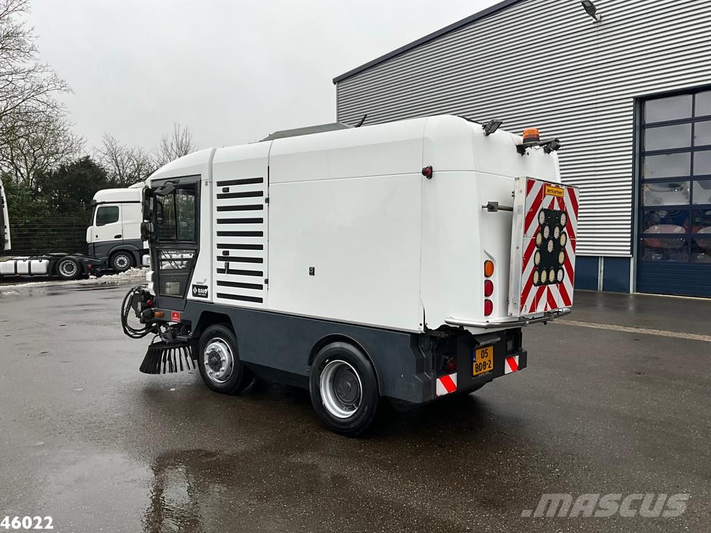 Ravo 580 with 3-rd brush 청소 트럭