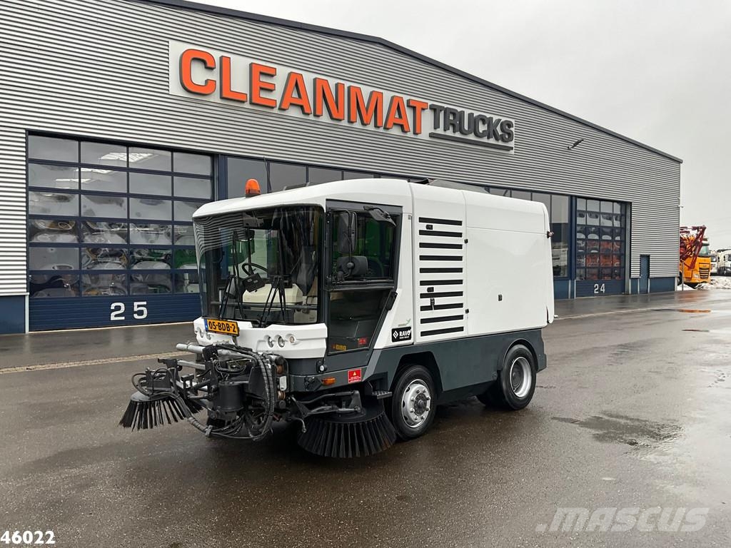 Ravo 580 with 3-rd brush 청소 트럭