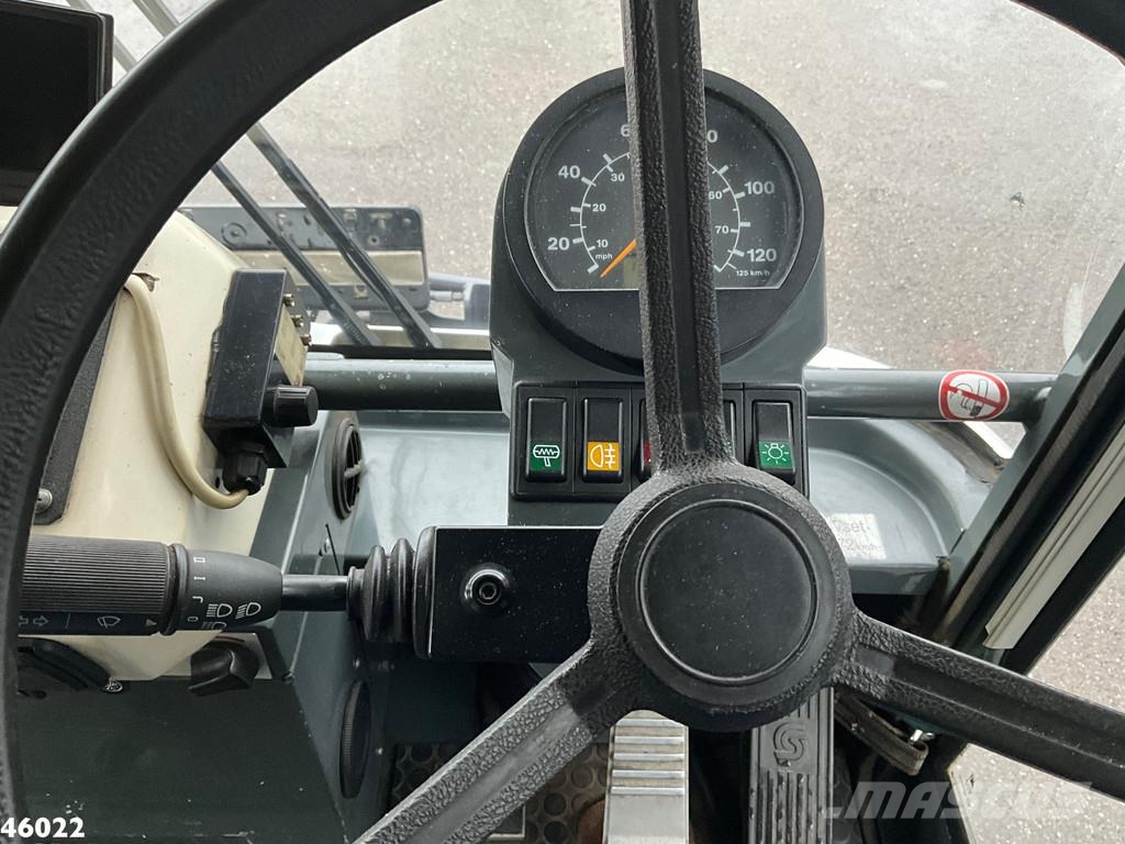 Ravo 580 with 3-rd brush 청소 트럭