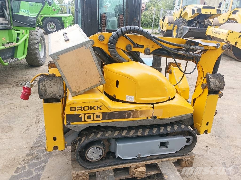 Brokk 100 husqvarna robot remote excavator digger bagger Excavadoras de demolición
