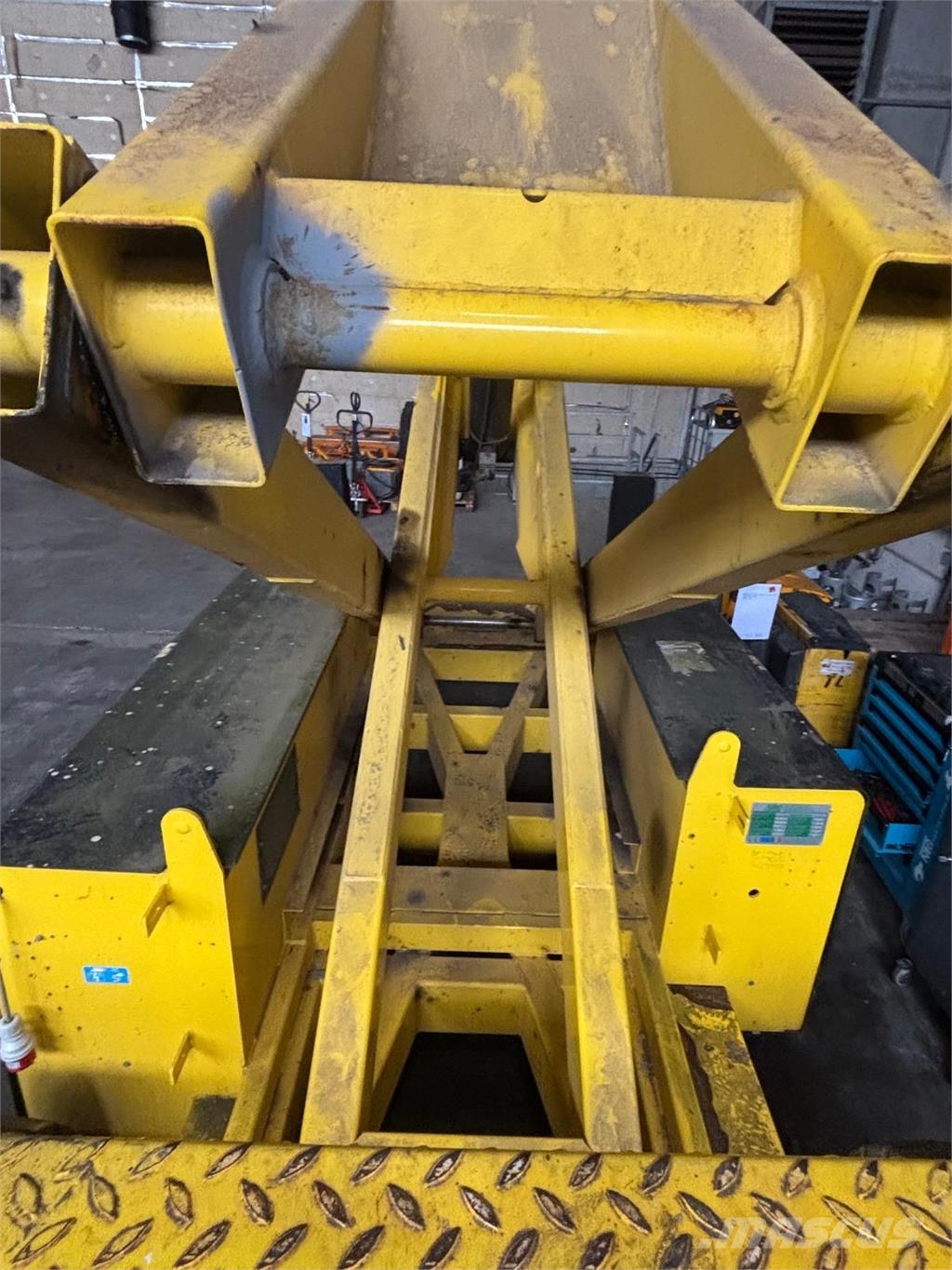 Airo XL19E Arbeitshöhe 19 Meter رافعات مقصية الشكل