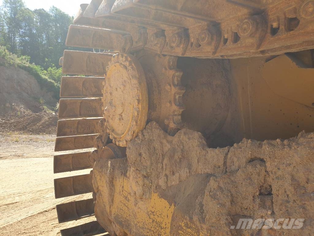 CAT D 6 H II بلدوزرات مجنزرة