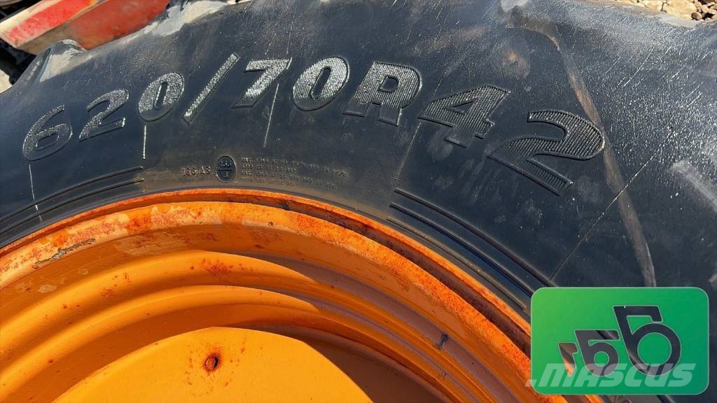 Fendt 926 Vario Rear Wheel Rim Tire 620/70 R42 Шины и колёса