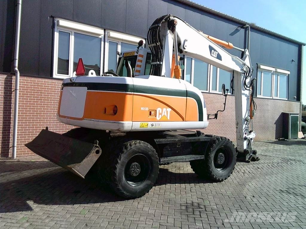 CAT M313D Bageri točkaši