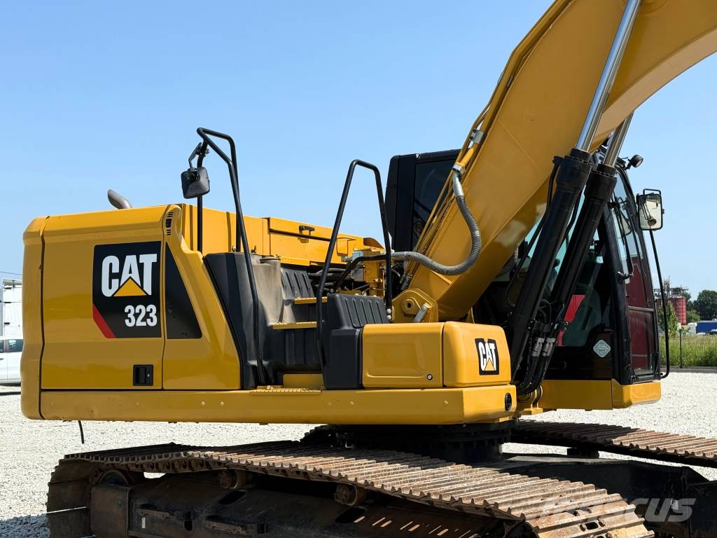 CAT 07B CAT 323 Vikšriniai ekskavatoriai