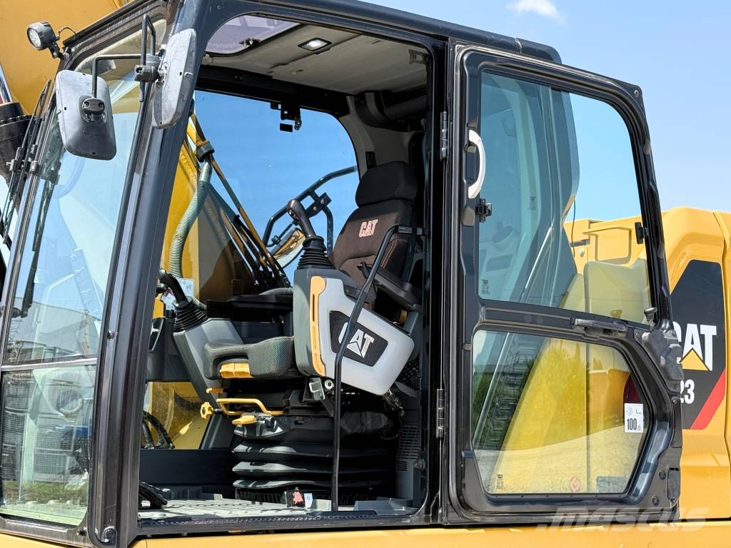 CAT 07B CAT 323 Vikšriniai ekskavatoriai