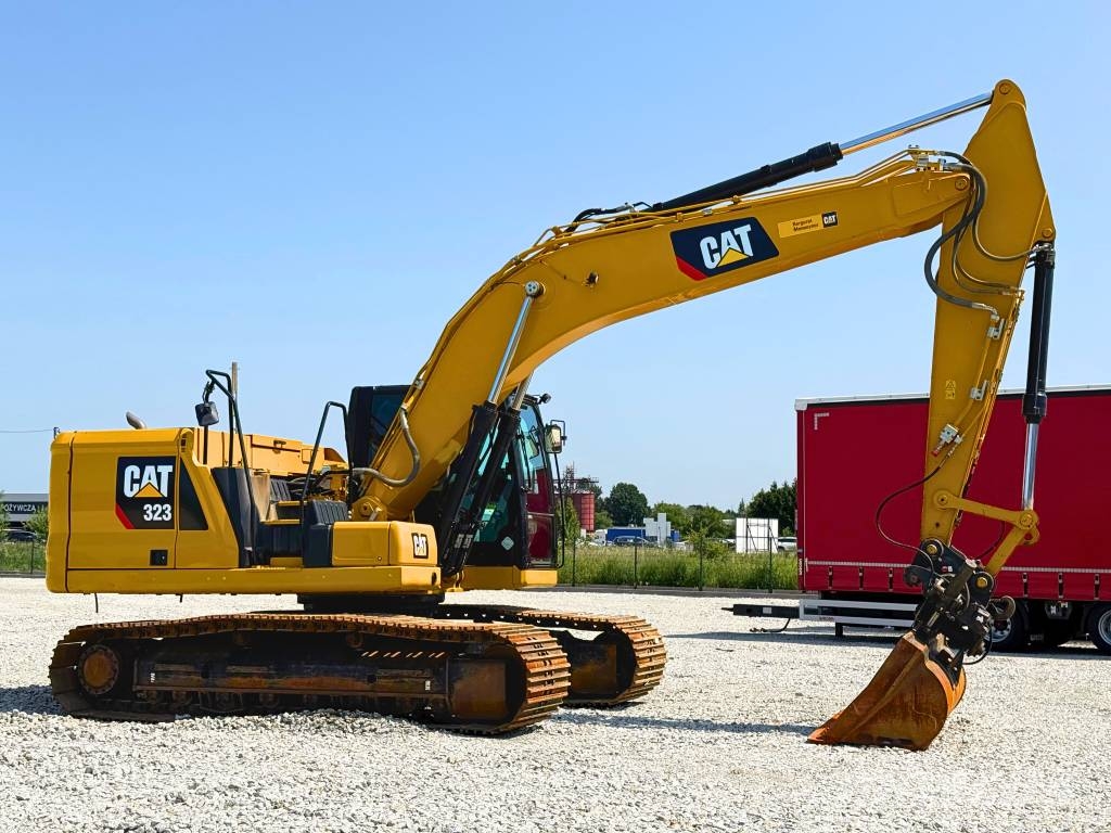 CAT 07B CAT 323 Vikšriniai ekskavatoriai