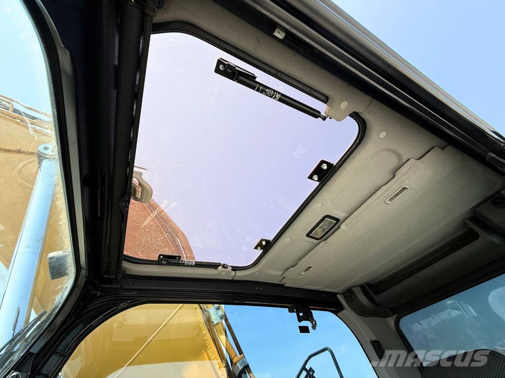CAT 07B CAT 323 Vikšriniai ekskavatoriai
