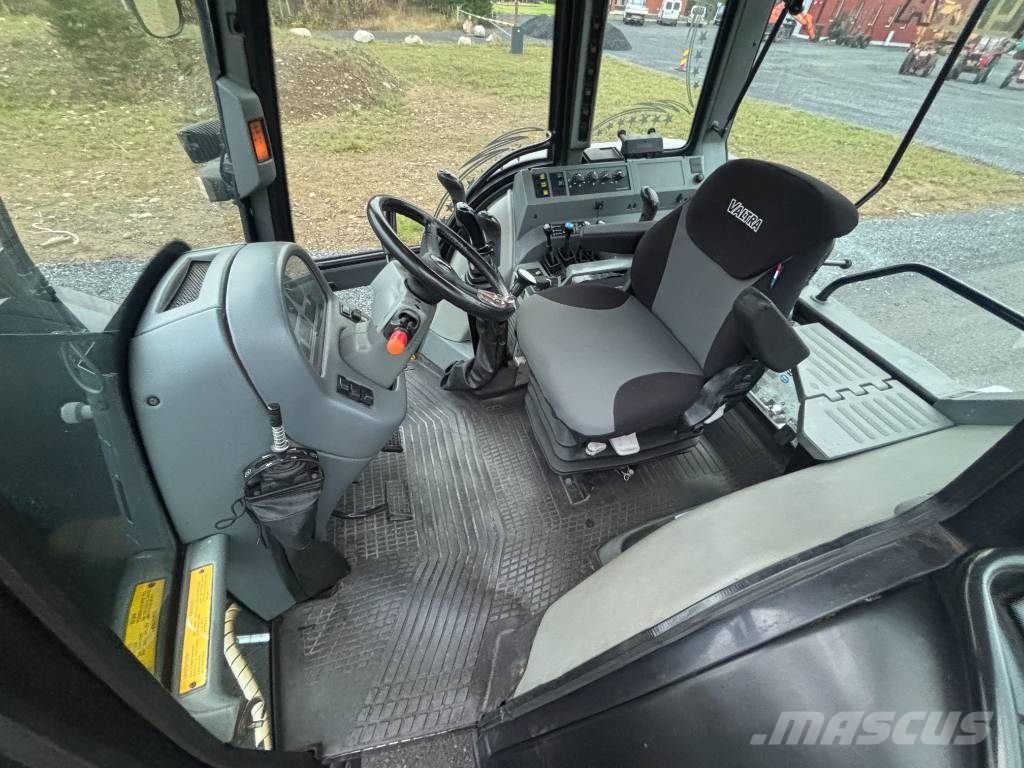 Valtra X 120 Hitech, AC Nice condition Traktorit