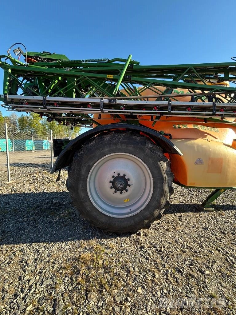 Amazone UX 5200 Hinattavat ruiskut