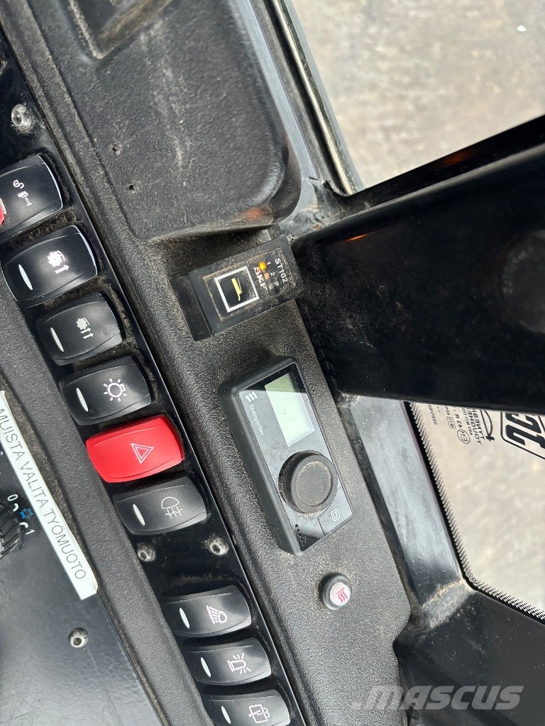 JCB 409 / Paljon hyd. Rasvari, Eberspächer, 40km/h Iekrāvēji uz riteņiem