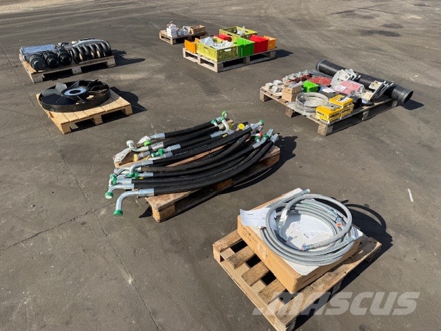 Liebherr R 924 COMPACT COMPLET NEW PARTS Гусеницы и цепи