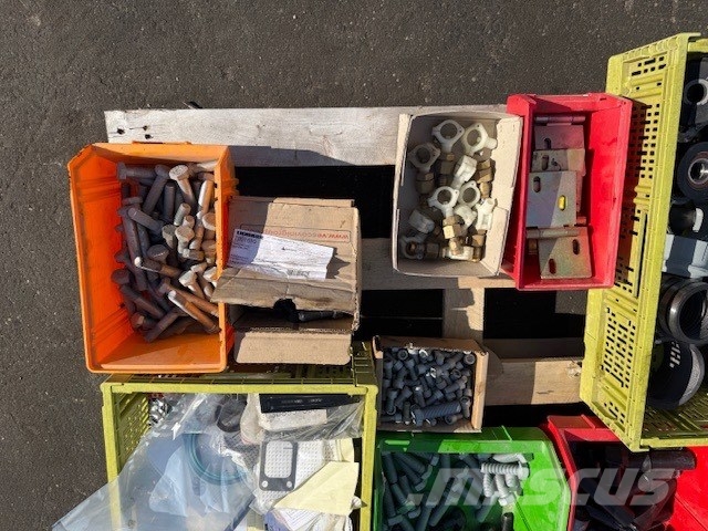 Liebherr R 924 COMPACT COMPLET NEW PARTS Гусеницы и цепи