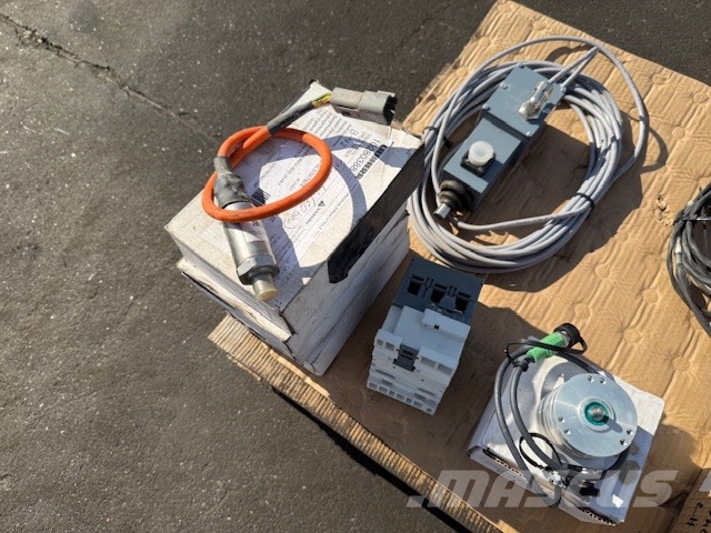 Liebherr R 924 COMPACT COMPLET NEW PARTS Гусеницы и цепи