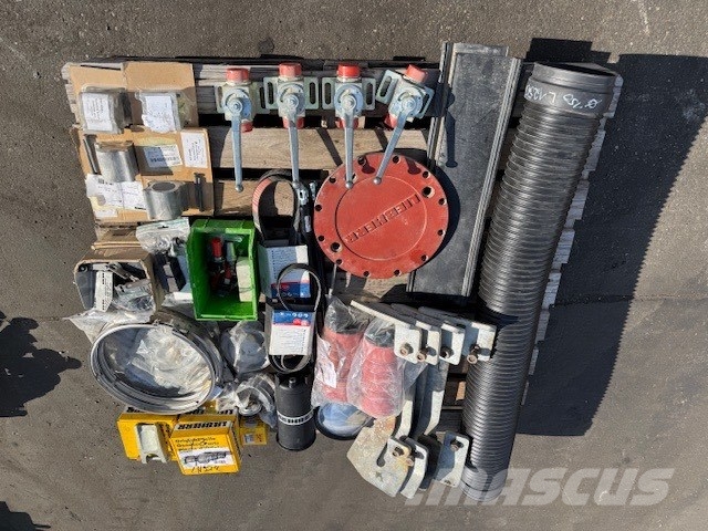 Liebherr R 924 COMPACT COMPLET NEW PARTS Гусеницы и цепи