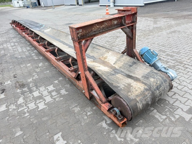 Extec Electric belt conveyor, 11 m long Conveyors