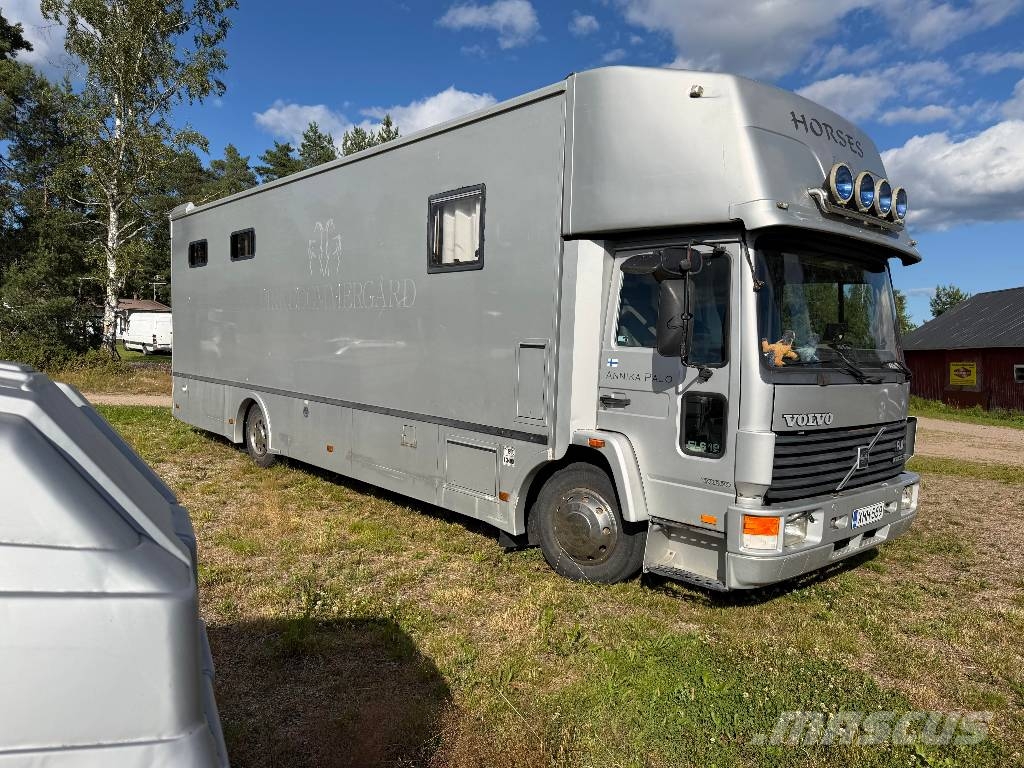 Volvo FL 612 Camiones para transporte de animales