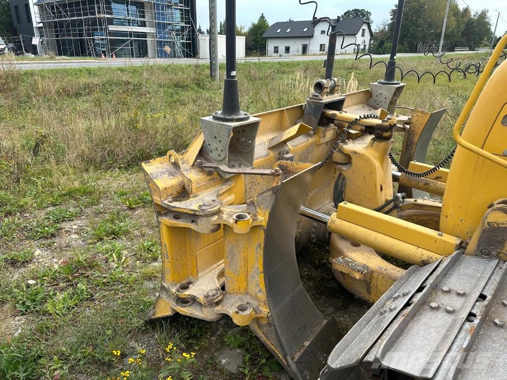 Komatsu D 61 PX24 Buldozer sobre oruga
