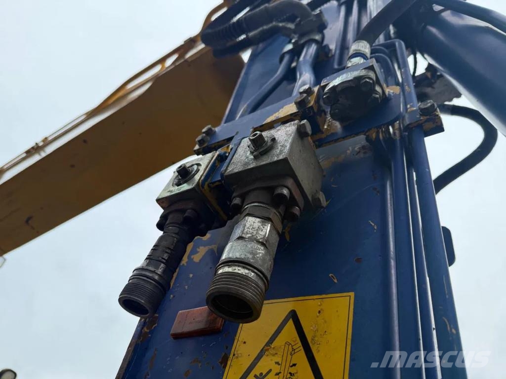 Komatsu PW160-10 حفارات بعجل