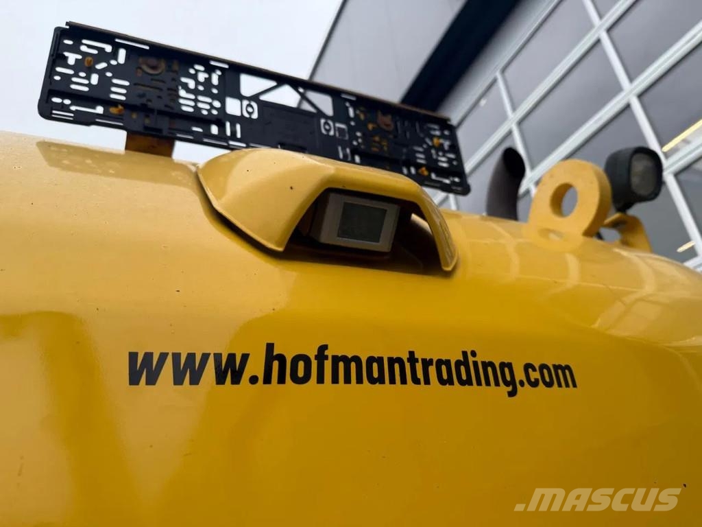 Komatsu PW160-10 حفارات بعجل