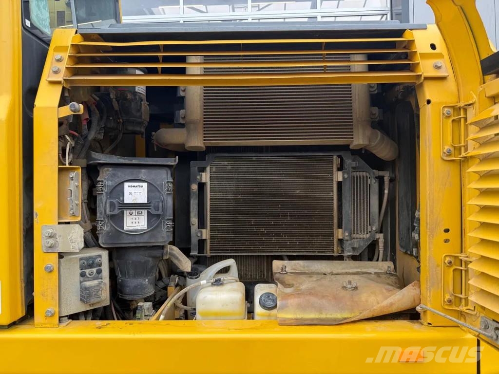 Komatsu PW160-10 حفارات بعجل