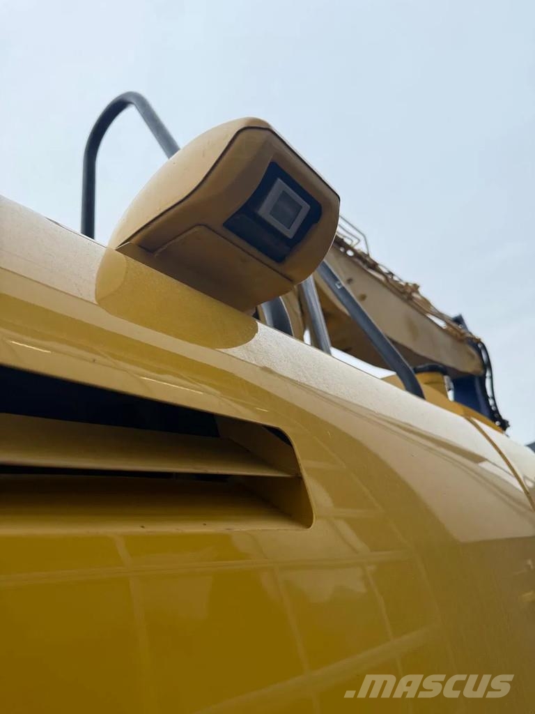 Komatsu PW160-10 حفارات بعجل