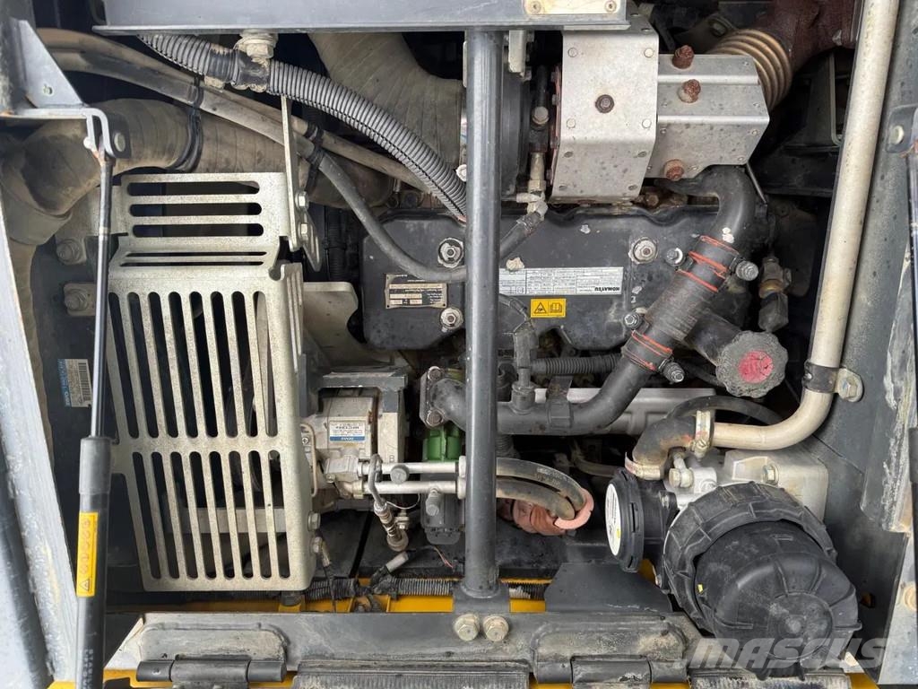 Komatsu PW160-10 حفارات بعجل