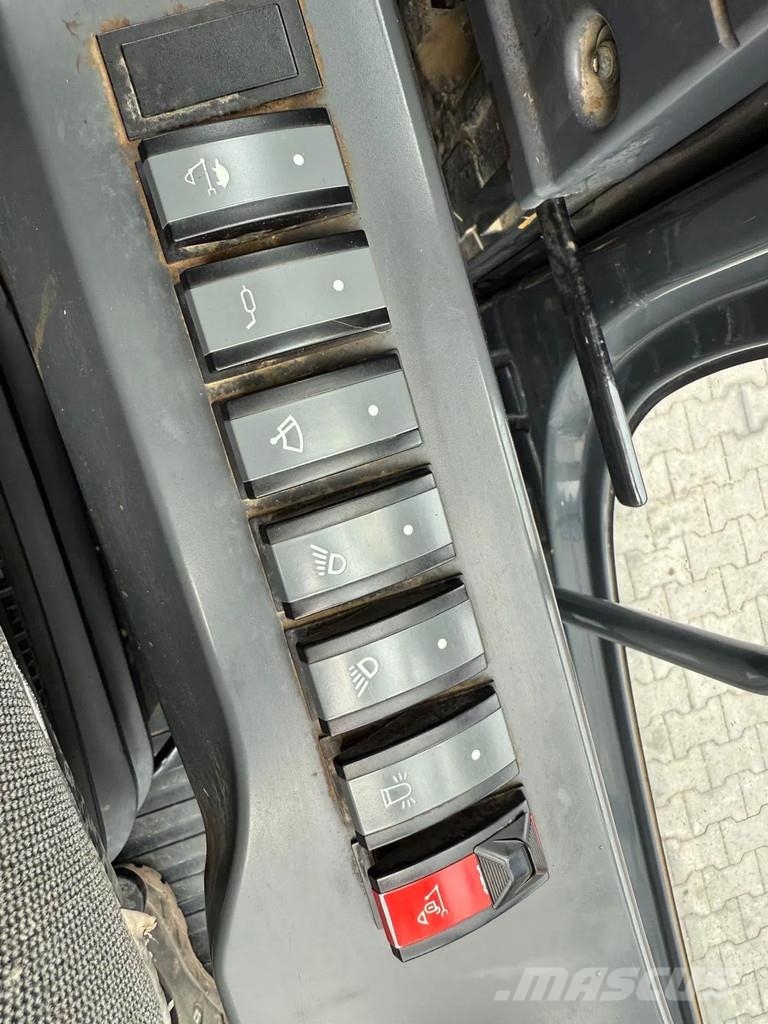 Komatsu PW160-10 حفارات بعجل