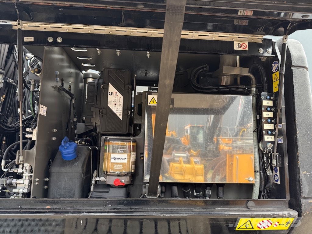 Sennebogen 825M E - 825 ME - 825 E - 825 - 830 M Waste / industry handlers
