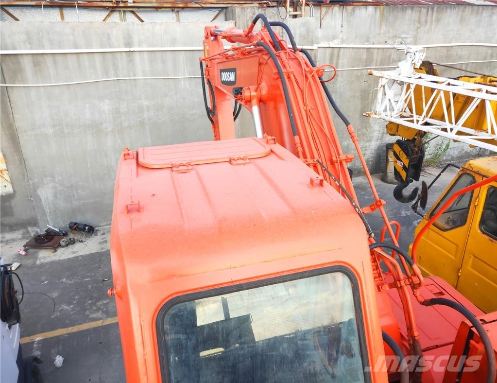 Doosan DH 150 W-7 旋轉式挖土機/掘鑿機/挖掘機