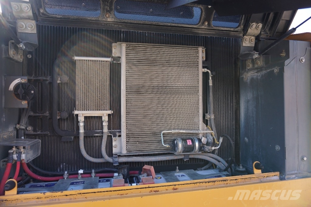 Liebherr R 924 LC Εκσκαφείς με ερπύστριες