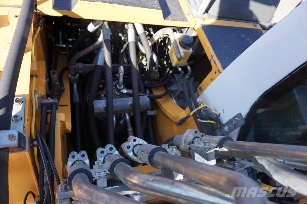Liebherr R 924 LC Εκσκαφείς με ερπύστριες